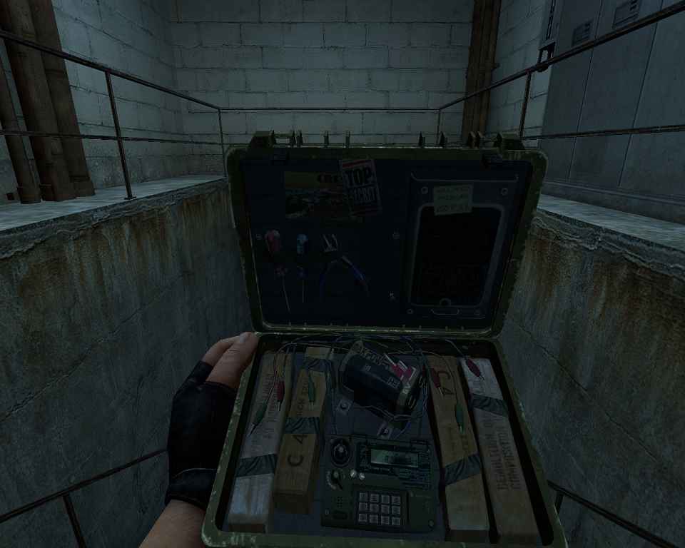 Counter Strike:Source — Бомба из MW2 (С4)