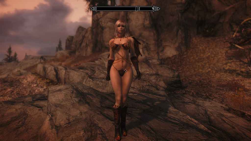  Skyrim     / Vampire Vanilla Armor Replacer  Newmiller Cuirass