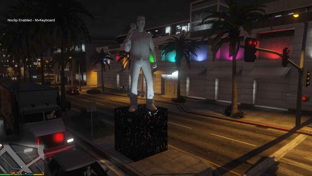  GTA 5     (Tommy Vercetti Statue)